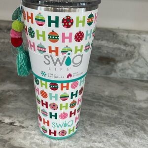 Swig Life Christmas Hohoho 32 oz tumbler. NWT.  Retired pattern.